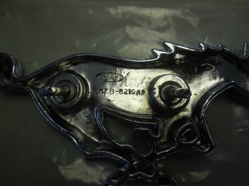Nuevo de Lote Antiguo 1971 1972 Ford Mustang Running Pony Grill Emblema D1ZB - Imagen 3 de 3
