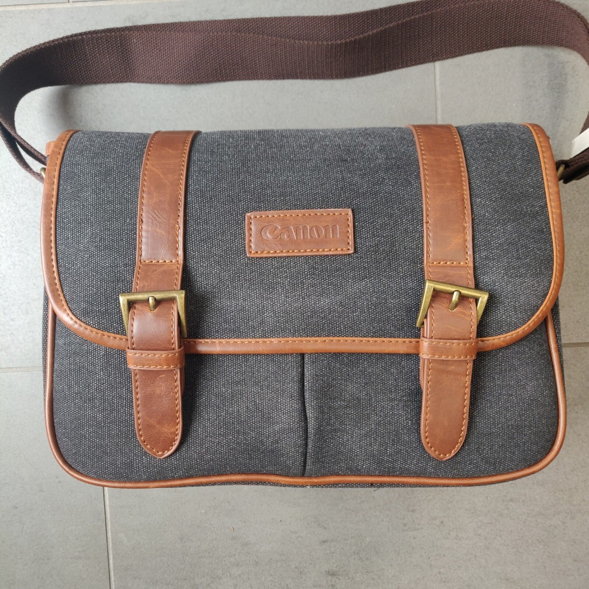 NWOT Canon 1000SR Premium Camera Accessories Bag Medium Water