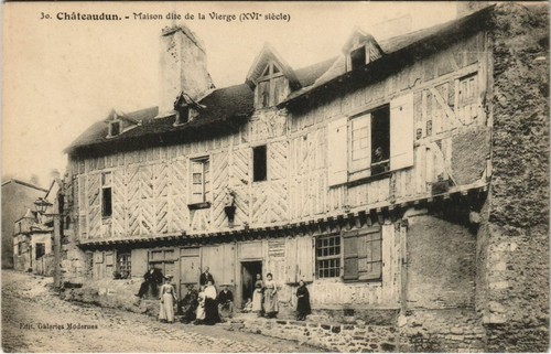 28 CHATEAUDUN. Hôtel de Ville 37