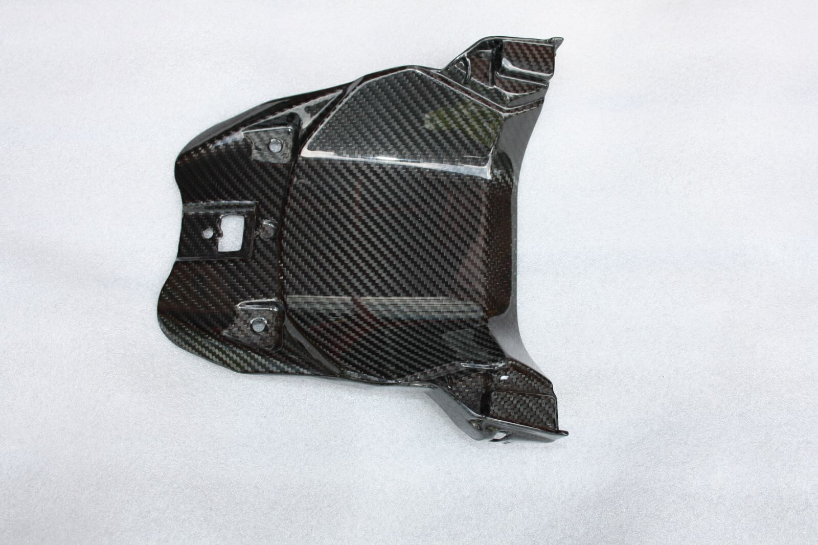 Carenage avant inferieur BMW R1250GS en fibre de carbone ultra leger et rigide
