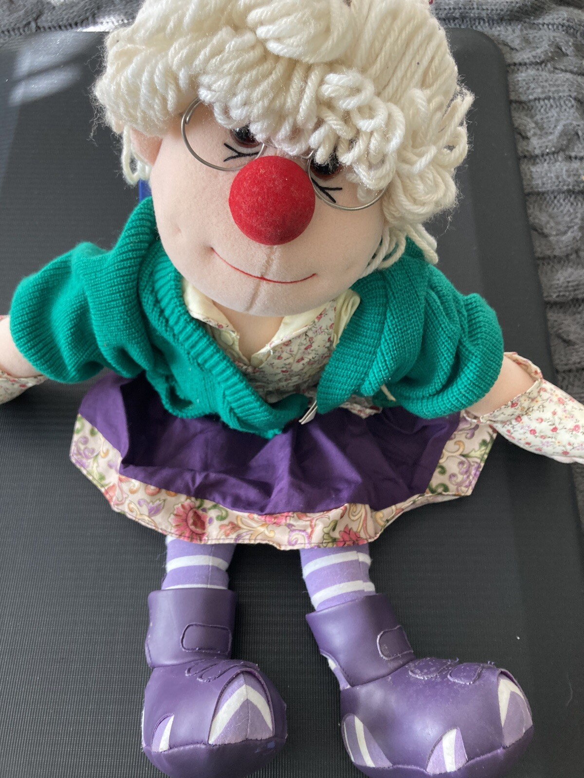 RARE Vintage 1997 Big Comfy Couch Granny Garbanzo 22” Plush Doll with