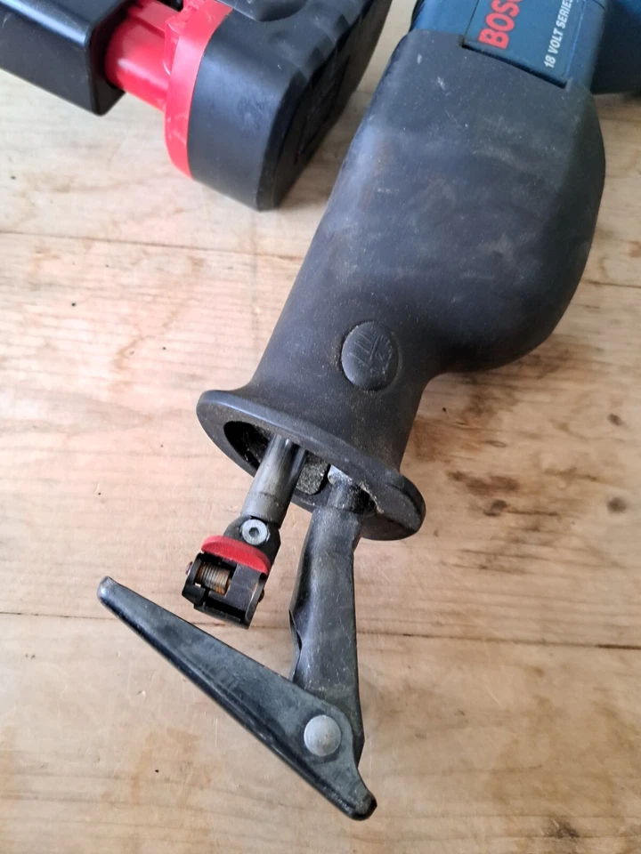 Bosch 1644-24 18V Cordless Reciprocating Saw With BATTERY , CHARGER, HEAVY DUTY - Image 3 of 4