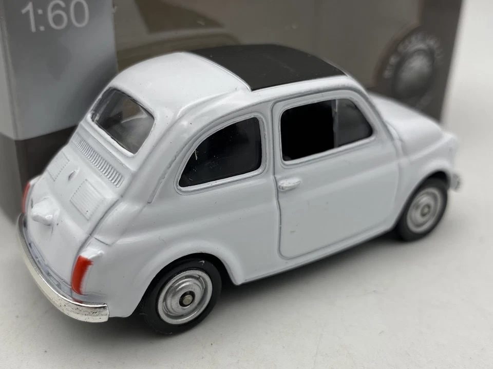 1:60 WELLY FIAT NUOVA 500 blanco techo negro coche diecast metal - Imagen 2 de 4