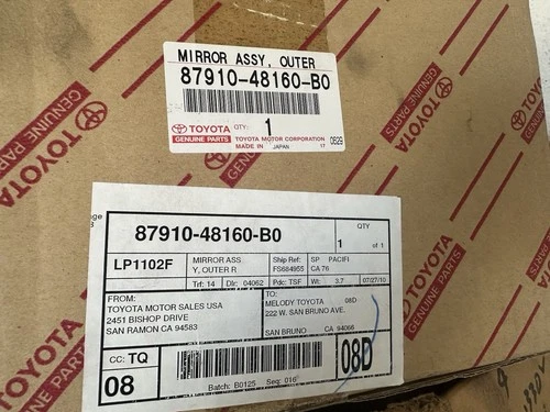 2001-2007 Toyota Highlander Passenger Side Rear View Mirror.