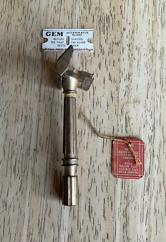 vintage GEM Micromatic Razor With Tags