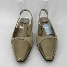 Stuart Weitzman Preowned Womens Gold/Tan heels sling back size 8 EUC