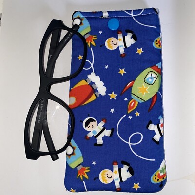 Space Man Brille Brillen Stepp Etui Handarbeit aus Designer Stoff schönes Geschenk