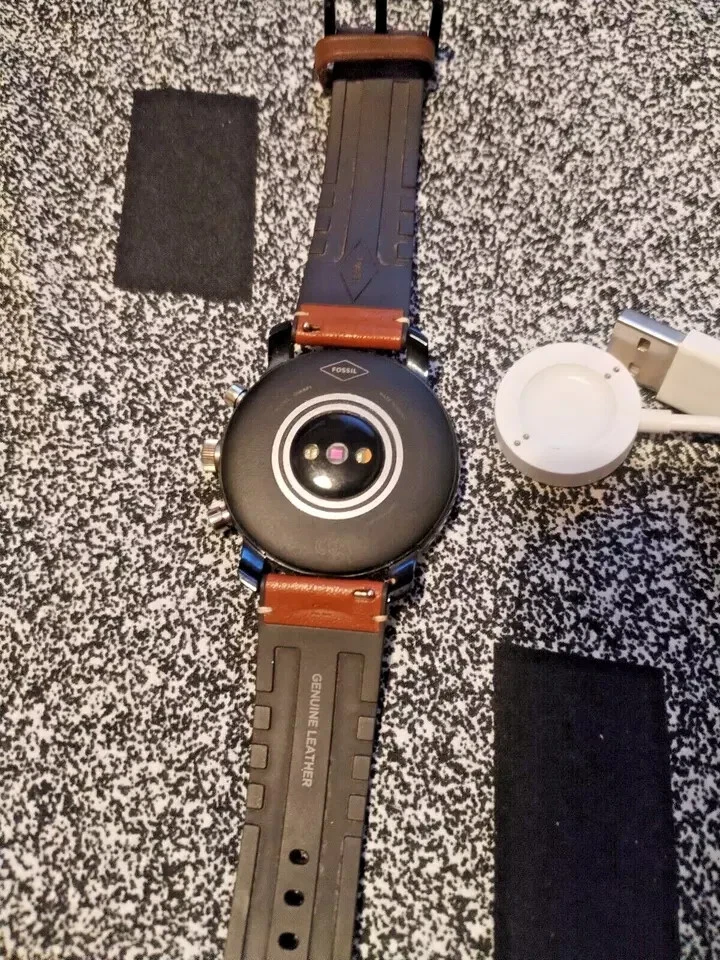 Fossil Q Explorist HR Gen 4 Smartwatch 45mm - Image 2 of 4