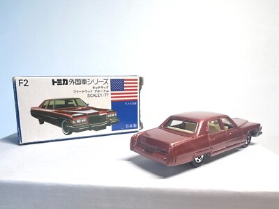 トミカ外国車シリーズ　Cadillac Fleetwood Brougham TOMICA CADILLAC FLEETWOOD BROUGHAM BLUE BOX FOREIGN SERIES