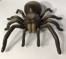 Giant Tarantula Spider With Light Up Red Eyes 2016 MerchSource 9" Halloween Deco