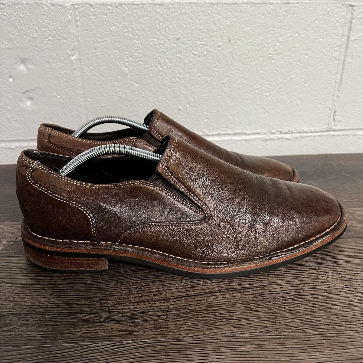 Cole Haan Mens Penny Loafer Dress Shoes Brown Almond Toe  display picture 3