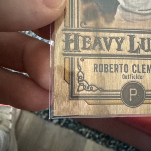 Roberto Clemente Topps 2025 Series 1 Heavy Lumber Card. HL-19 - Picture 5 of 6