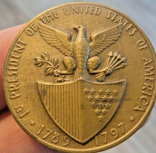 GEORGE WASHINGTON 1ST PRES.OF THE USA 1789-1797 ,PAM 1961 BRASS MEDALLION TOKEN - Picture 3 of 4