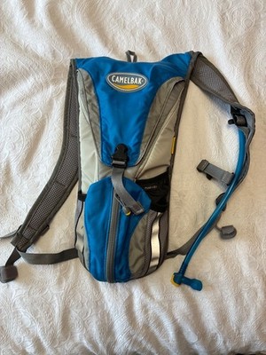Camelbak Rogue Light Pack 7L mit 2L Reservoir Silbergrau Brandneu