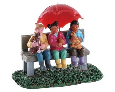 Lemax-82577-623, Rainy Day With Friends, Weihnachtsdorf, Weihnachtsfiguren