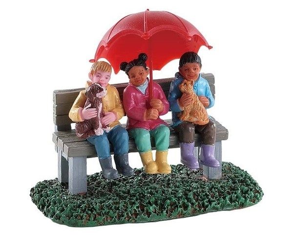 Lemax-82577-623, Rainy Day With Friends, Weihnachtsdorf, Weihnachtsfiguren-image