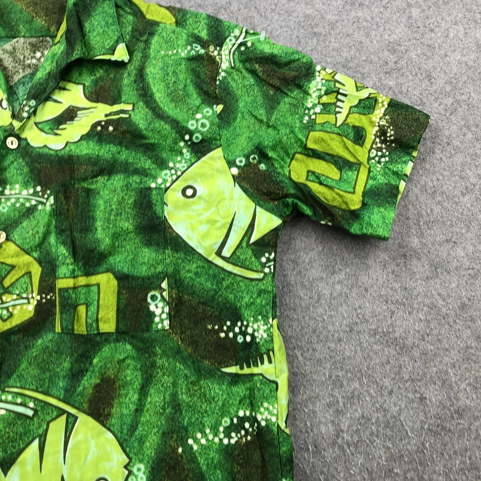 Camisa De Colección Go Barefoot Para Hombres Mediana Verde Pez Hawaiano Aloha Abotonada Años 90 Foto 3 de 4