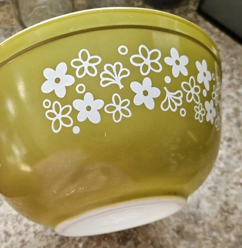 Vintage Pyrex Spring Blossom Green White 2.5QT Crazy Daisy Round Mixing Bowl 403