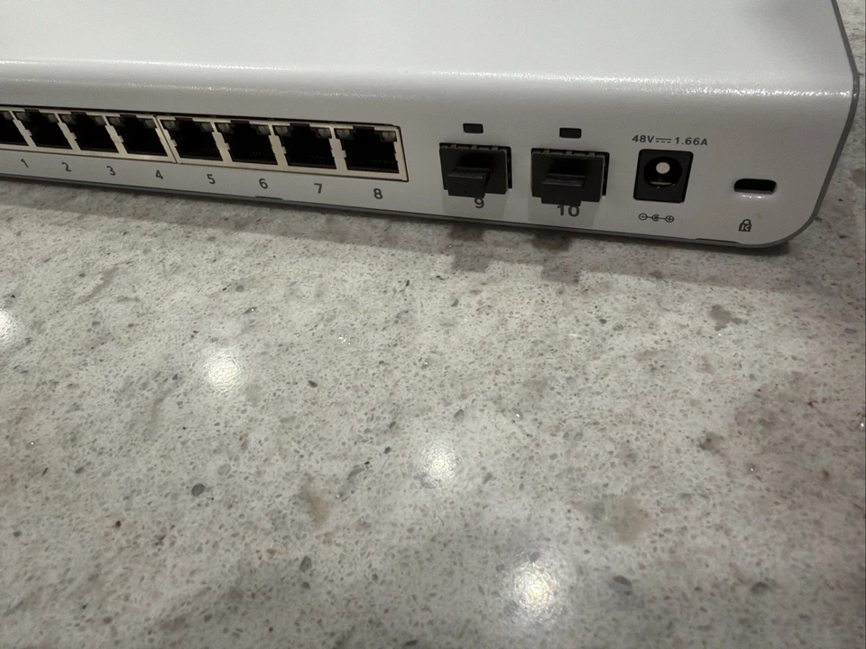 NETGEAR GC110 10Port Gigabit Ethernet Smart Managed POE Switch W/ AC Adapter - Image 4 of 4