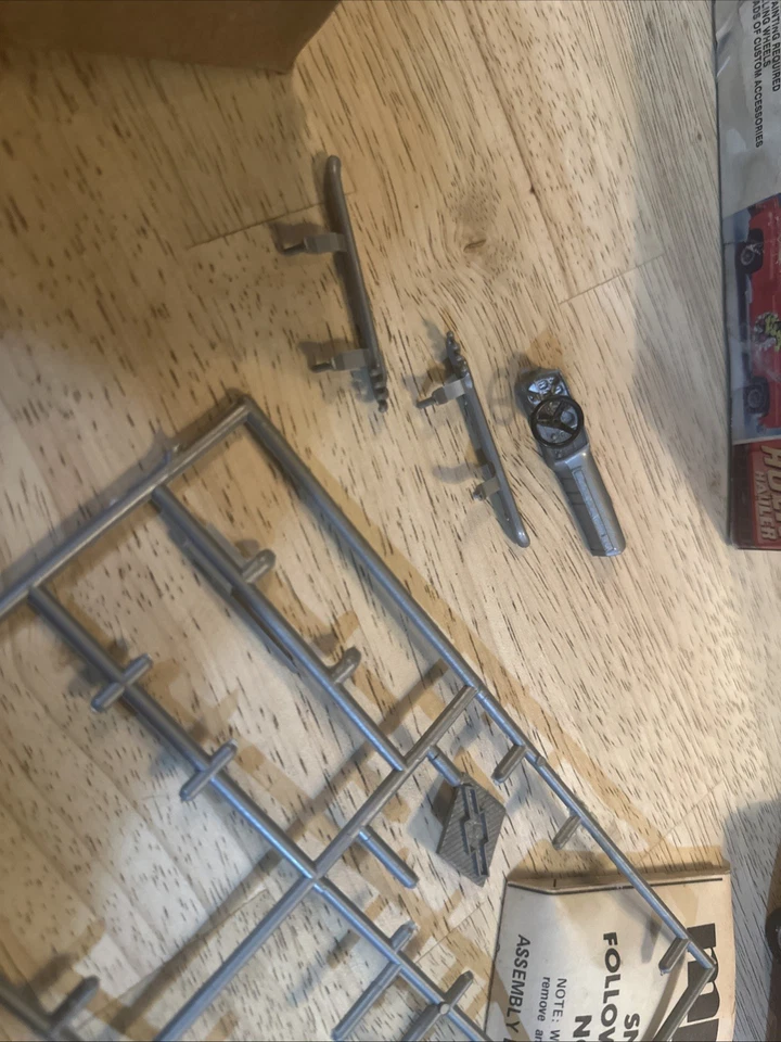 Camión Chevy 1978 de carrocería cuadrada increíble Hulk modelo MPC Snap Foto 4 de 4