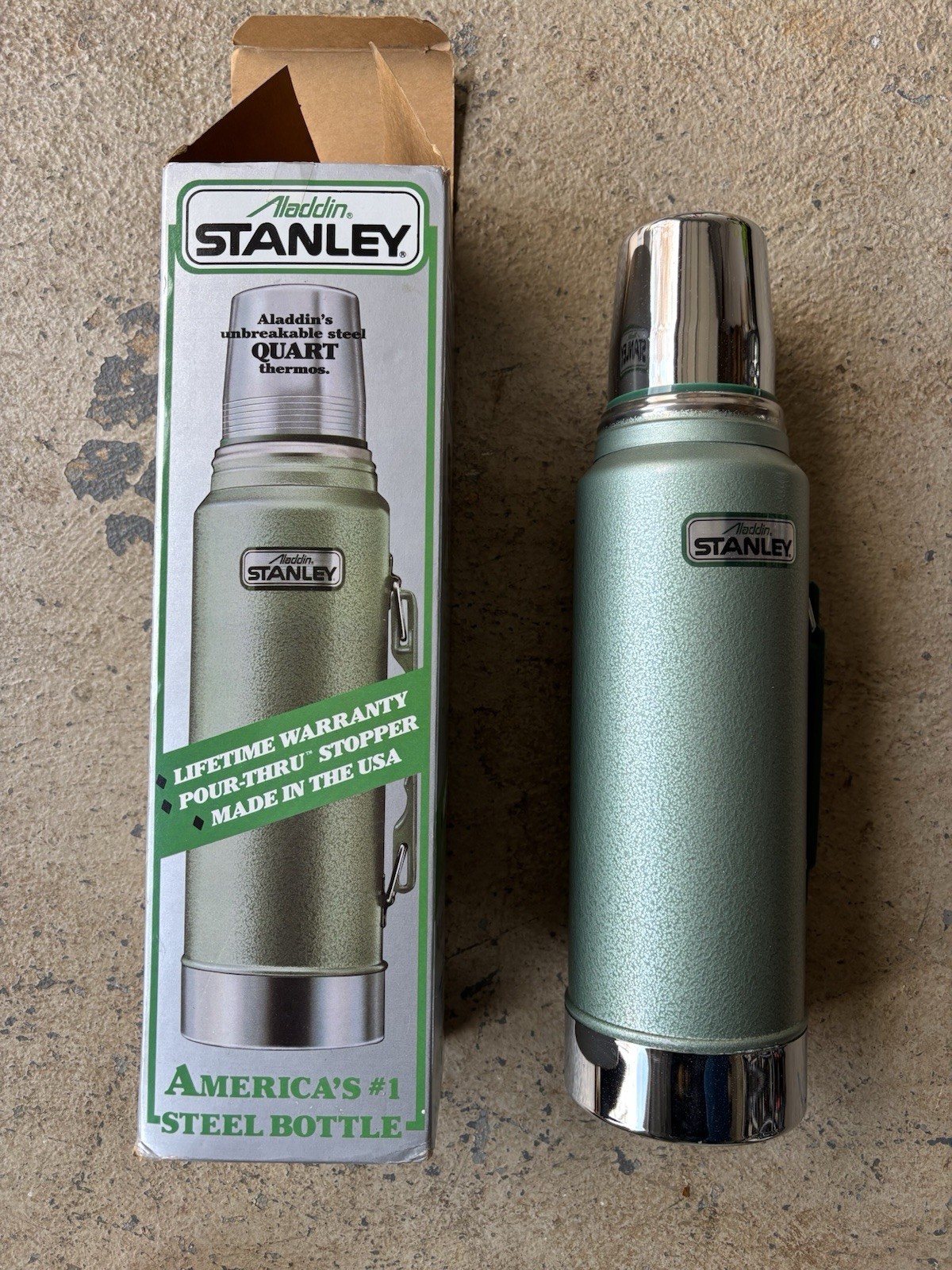 Vintage (1982) Aladdin Stanley Steel Quart Thermos in Box (A