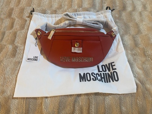 ❤️ BNWT Red Love Moschino Bag Crossbody/Sling Bag - Perfect for Travel ❤️ - Picture 3 of 19