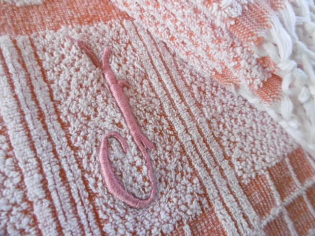 3 serviettes toilette frangées en coton éponge fleuri rose - Photo 2/4