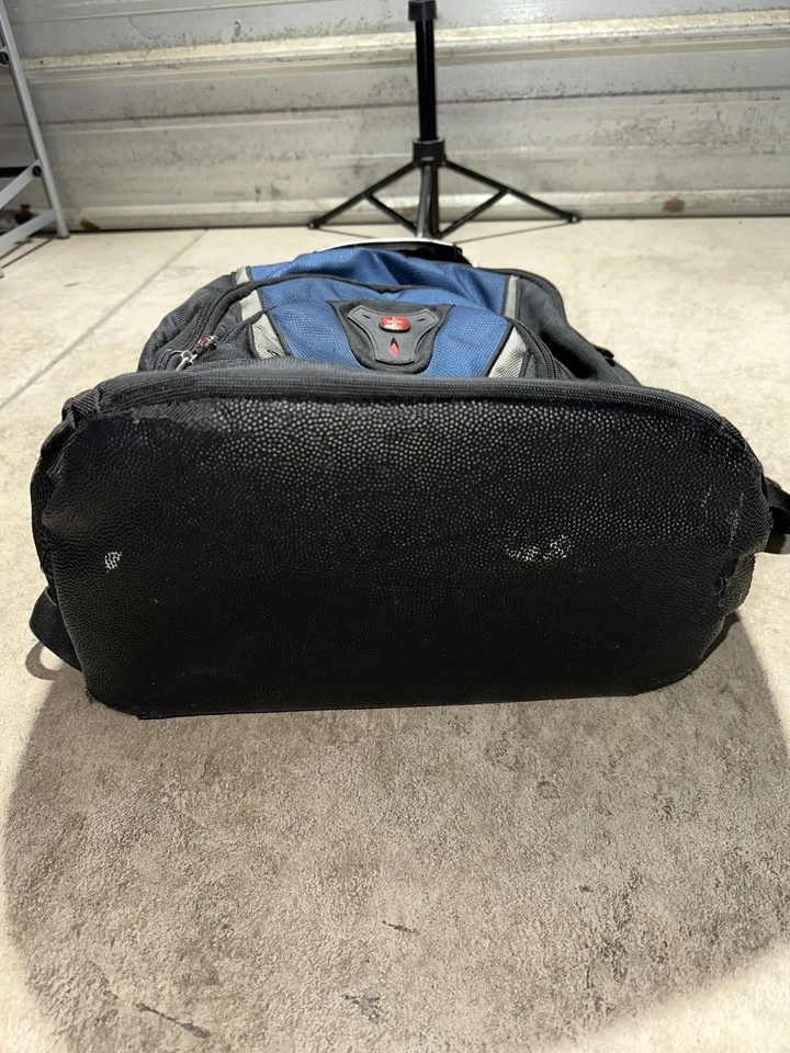 Wenger Swiss Gear Ibex 17-Inch Laptop Backpack Bag Black/Gray/Blue 27316060 - image 4 of 4