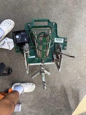 ATEC Rookie Softball Pitching Machine (R-Series)