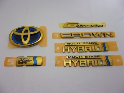 Toyota 220 Series Crown Hybrid G ​​Executive Premium Gold Emblem 6