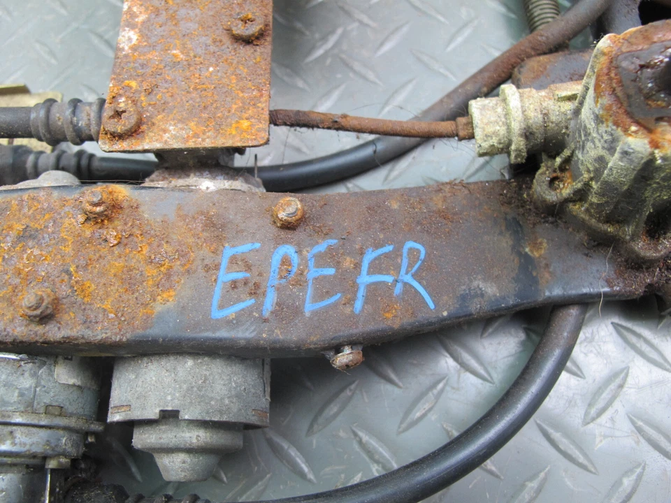 PORSCHE 928 S 1985-1986 ASIENTO DEL LADO DEL PASAJERO DELANTERO DERECHO MARCO DE PISTA CON MOTOR Foto 2 de 4