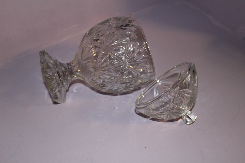 Vintage Star of David crystal 9.5" egg