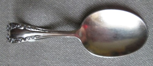Oneida LTD Silverplate Baby spoon looped Banberry? - Picture 2 of 4