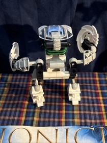 2 Lego Bionicle Kits 8568 Pohatu Nuva & 8565 Kohrak.  S5