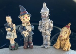 Set 4 Wizard of Oz Poliwoggs Folk Art Figures Dorothy Scarecrow Tin Man Lion