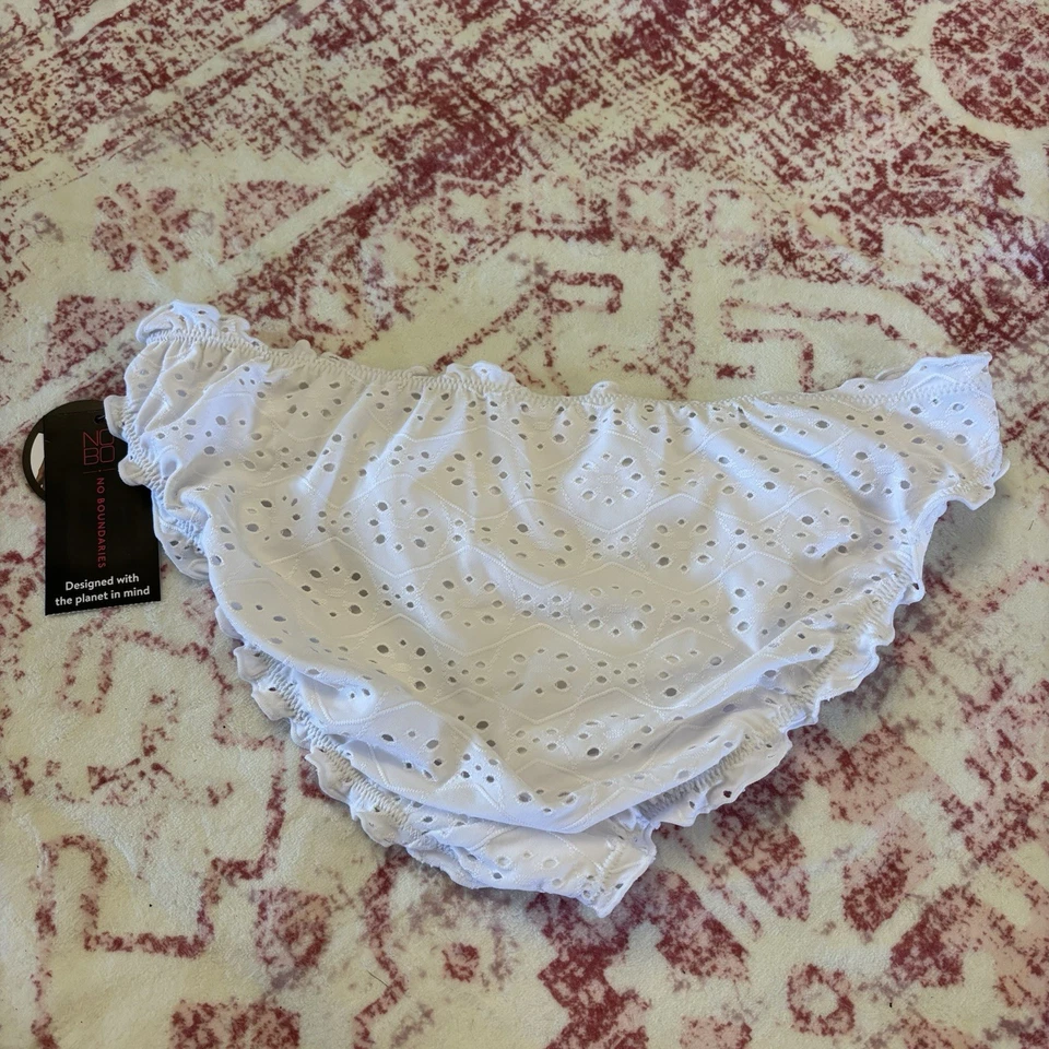 Parte inferior de bikini de encaje con ojales blancos No Boundaries talla grande nueva con etiquetas Foto 3 de 3