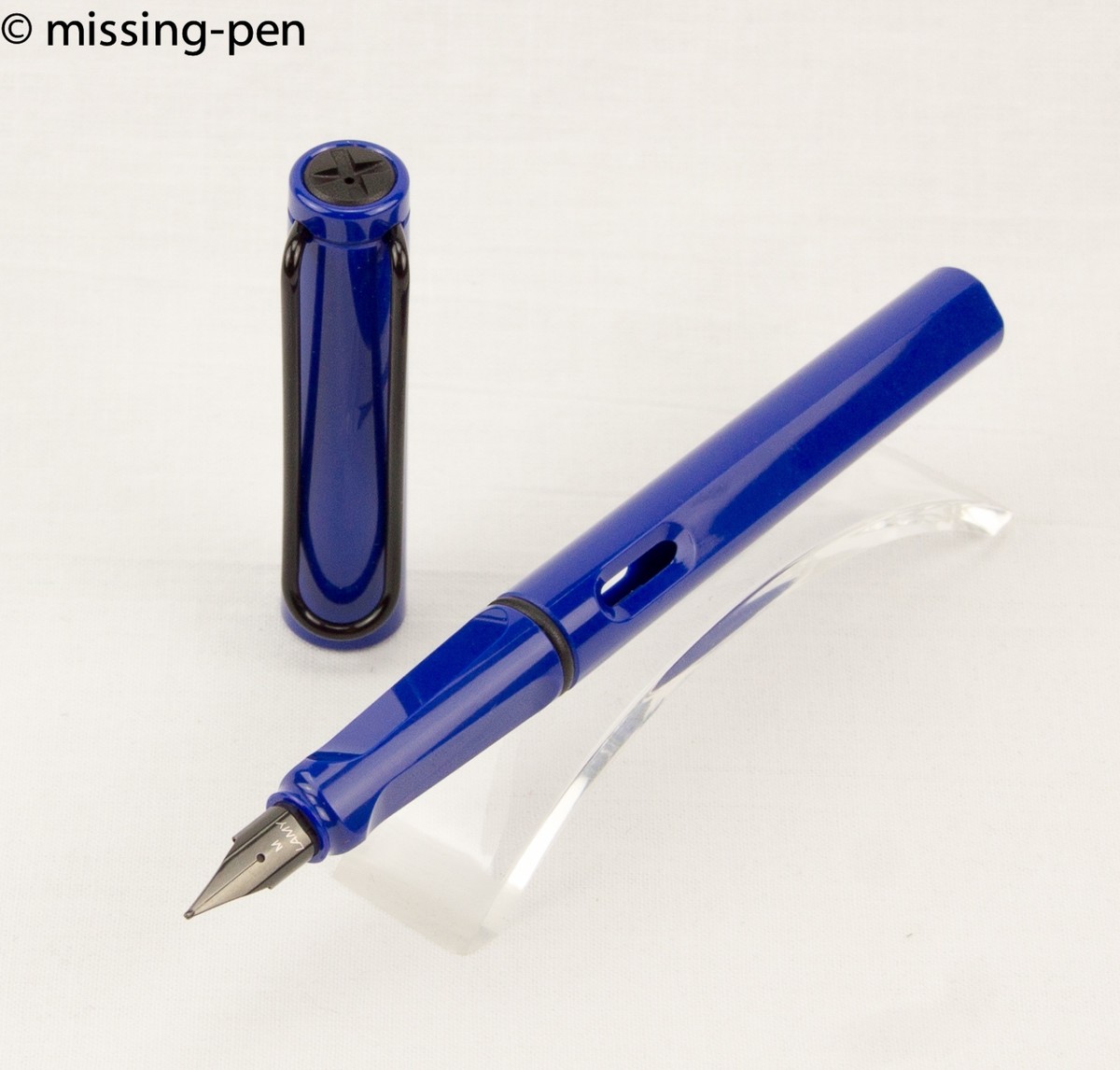 Lamy Safari older color Blue Blau with black clip Fountain