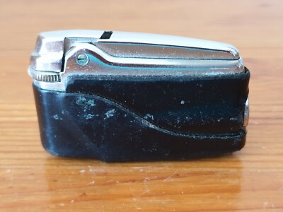 Rare briquet vintage Ronson Varaflame avec revêtement en cuir 4x6,5 cm