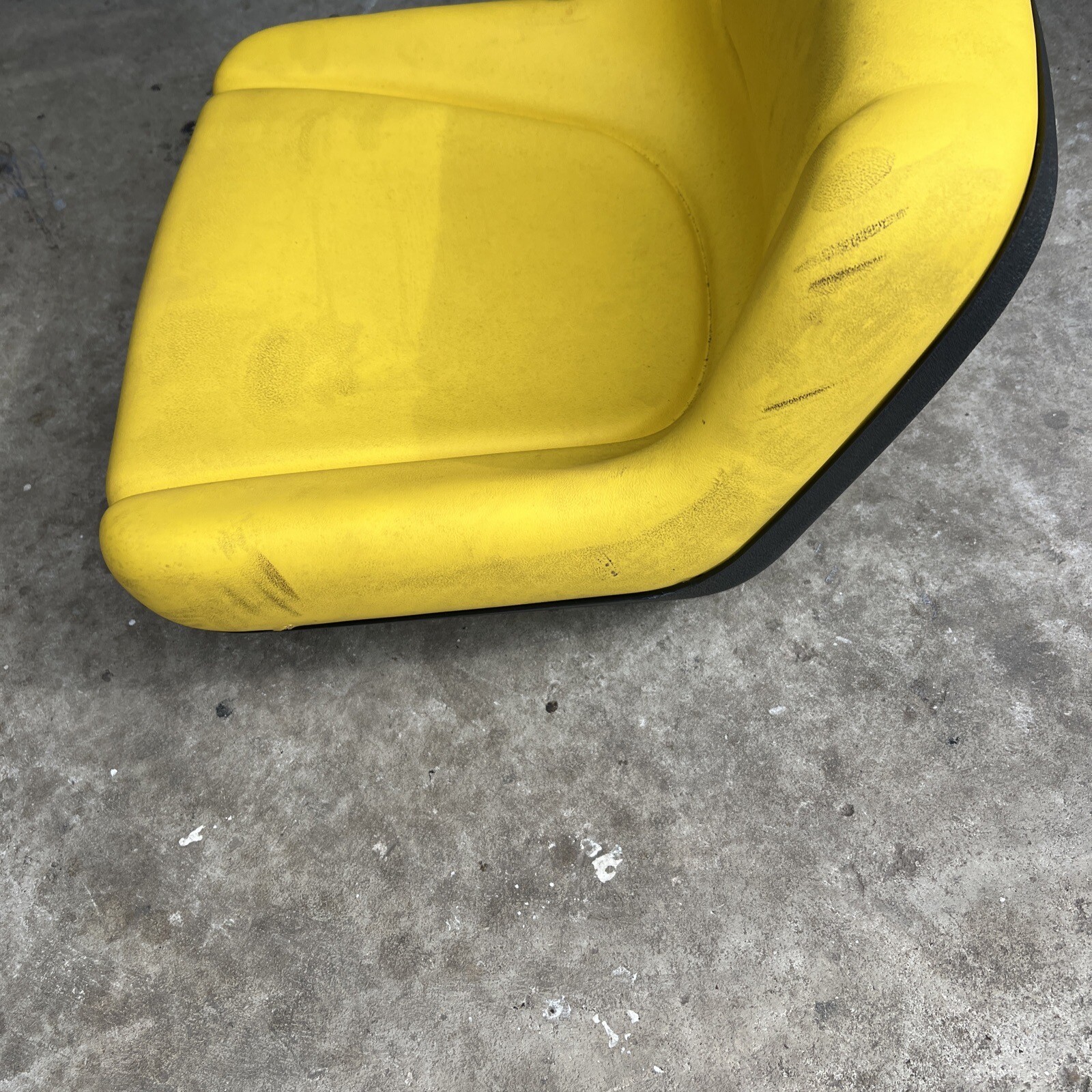 John Deere AUC13381 Mid Back Yellow Seat, Bracket, Cover 100 Series