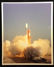 DELTA II  LAUNCHED FROM PAD 17A  SPECIAL INTEREST COLOR PHOTO PL89C-10783