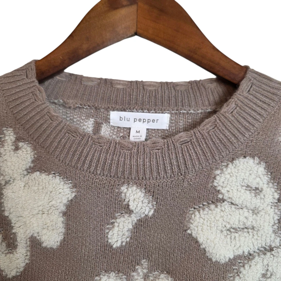 Blu Pepper Taupe 奶油花卉雪尼尔针织毛衣中号破旧下摆 — 第 2/4 张图片