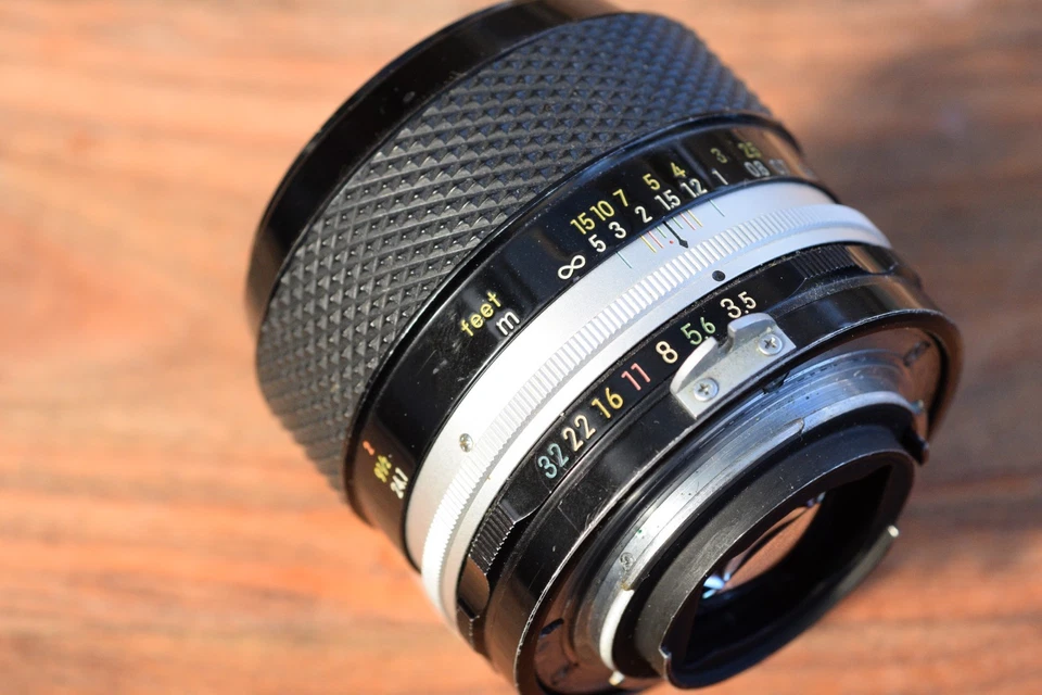 Nikon Micro-Nikkor-P·C Auto 55mm f/3.5 Pre-AI Macro Lens – Japan - image 2 of 4