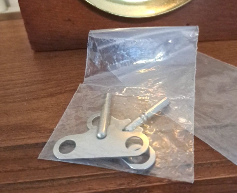 复古 Seth Thomas 海盗船 E537-000 黄铜船钟木底座 * 工作 & 有 2 键 — 第 2/4 张图片