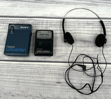 2 VINTAGE SONY WALKMAN FM / AM RADIOS AND SONY HEADPHONES SRF-33W / SRF-39