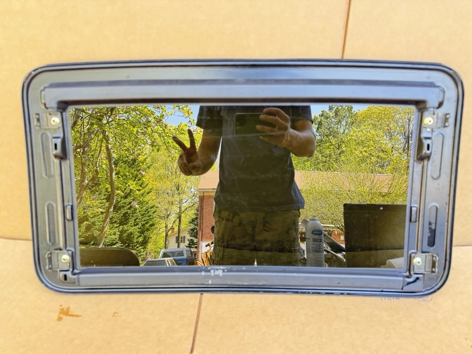 1996-2002 Toyota 4Runner Sunroof Sun Moon Roof Glass Window Moonroof OEM - Image 3 of 4