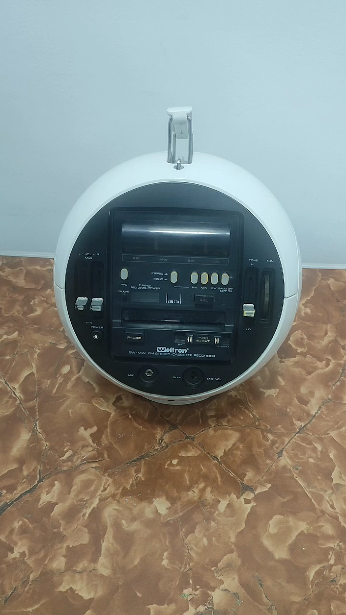 Rare white Weltron Model 2004 Space Age Mod Retro Stereo Radio