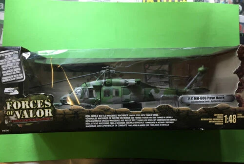 Modellini statici di veicoli militari Forces of Valor scala 1:48