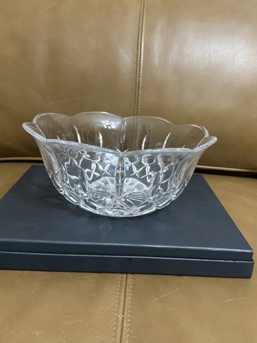 WATERFORD CRYSTAL ☘️ LISMORE 9"  Scalloped Bowl