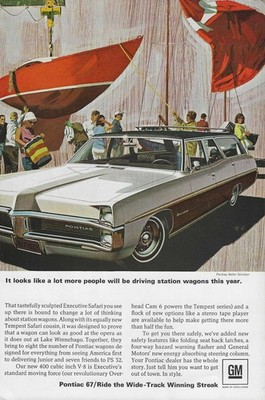 1967 Pontiac Ad Executive Safari Station Wagon Vintage Magazine Advertisement 67