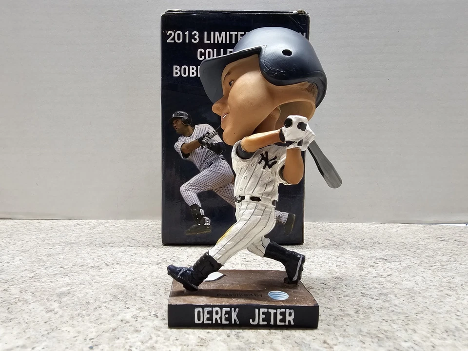 Derek Jeter New York Yankees MLB 2013 SGA Bobblehead NIB - Image 2 of 4